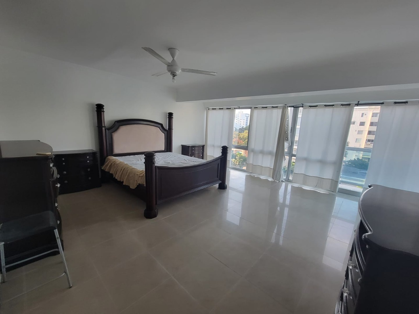 apartamentos - VENDO Piso 7 de 360 MTS En La Esperilla Con 4 Parqueos Paralelos
CODIGO: PD166 4