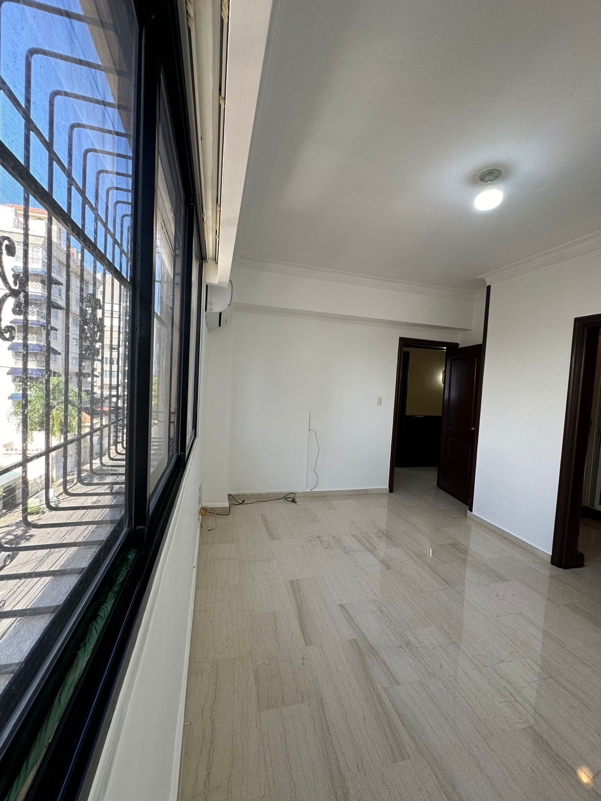 apartamentos - venta de apartamento en la Evaristo morales de 145mts Distrito nacional  1