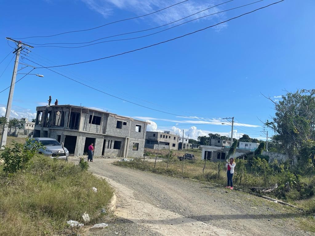 solares y terrenos - vendo solares de todos los tamaños en residencial maia stella en santo domingo 3