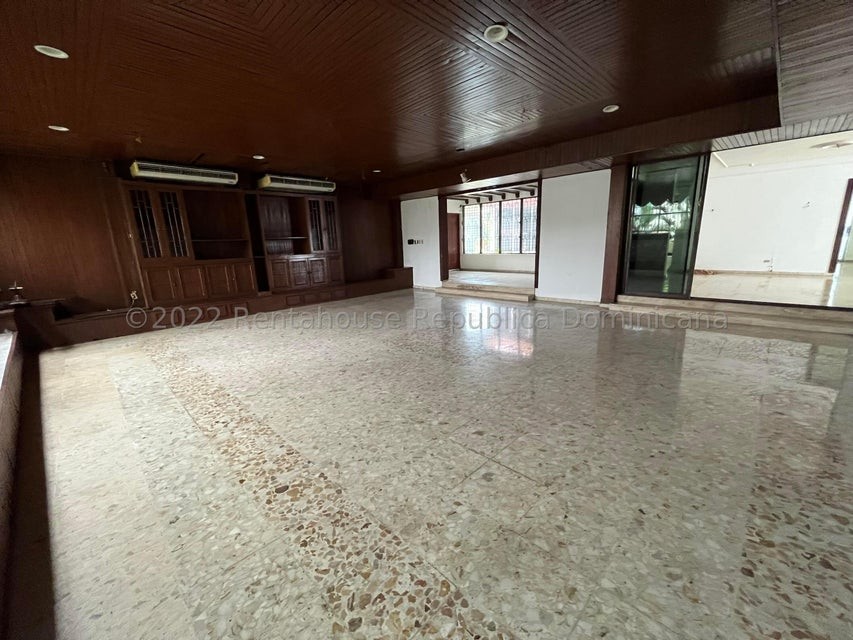 oficinas y locales comerciales - Casa comercial en alquiler #22-577 ideal para oficinas, 4 habitaciones, 40 puest 8