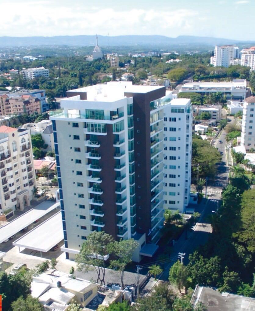 apartamentos - se vende hermoso penthouse, ubicado en La Esmeralda, Santiago.  0