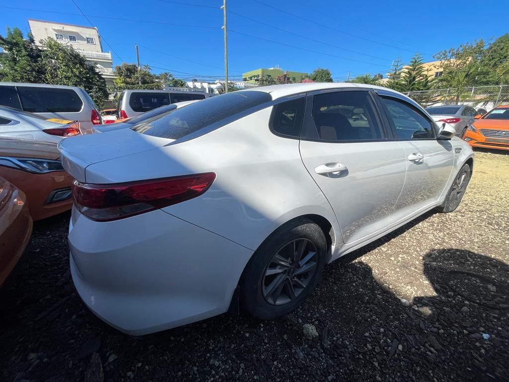 carros - KIA K5 2018 BLANCODESDE: RD$730,100.00 2