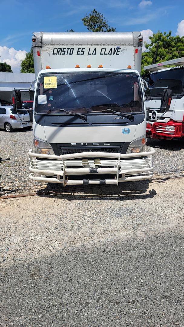 camiones y vehiculos pesados - CAMION MITSUBISHI FUSO  2010 2