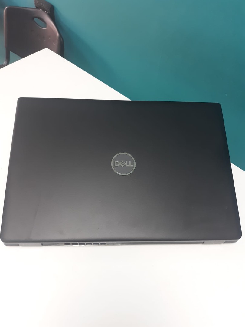 computadoras y laptops - Laptop, Dell Latitude 3570 / 6th Gen, Intel Core i5 / 8GB DDR3 / 128GB SSD	
 4