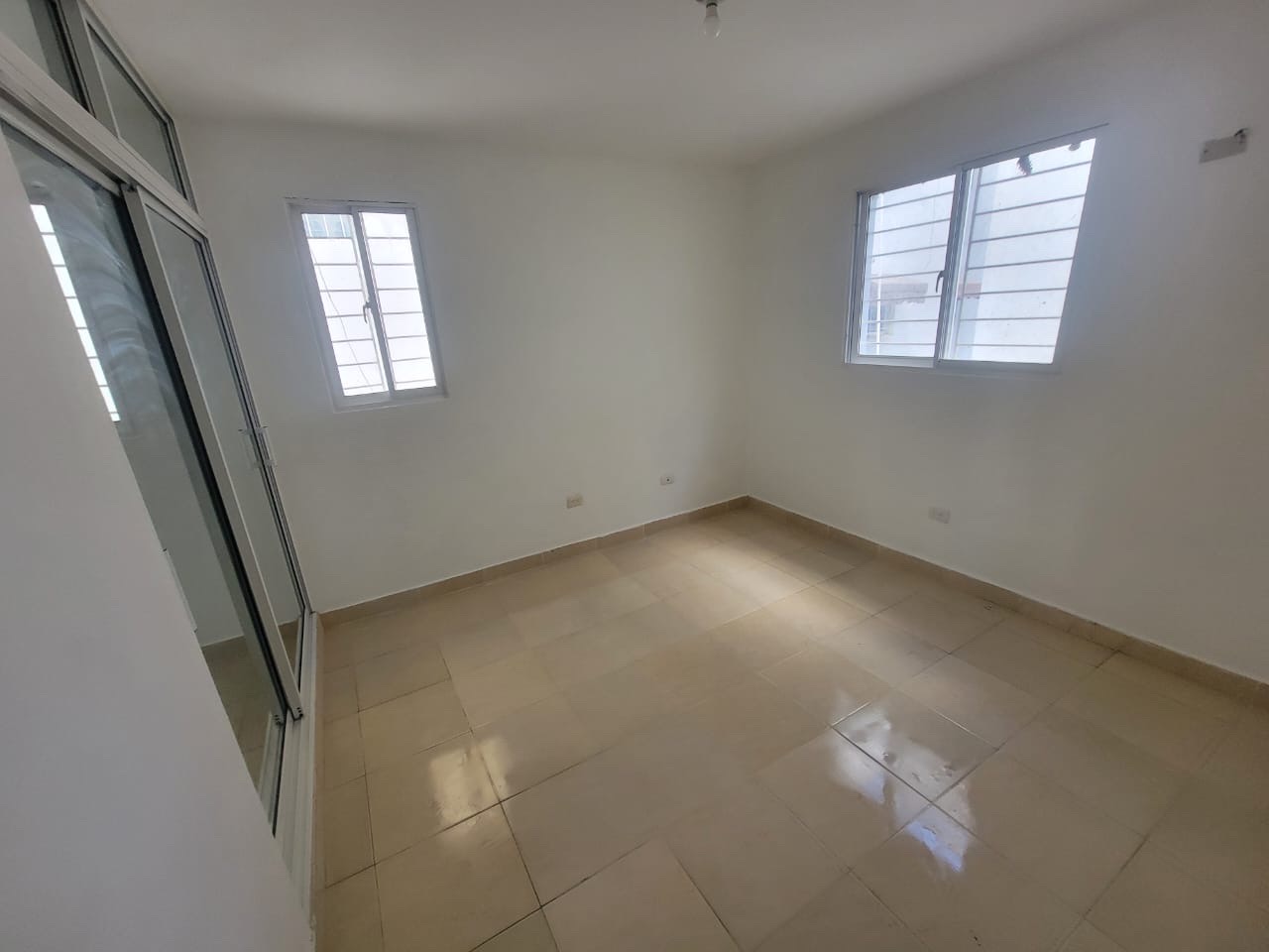 apartamentos - venta de apartamento en  charles de Gaulle Santo Domingo este de 100mts 3er piso 2