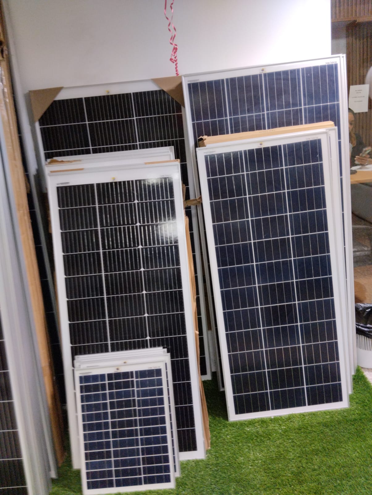 plantas e inversores - panel solar de 100w disponible 