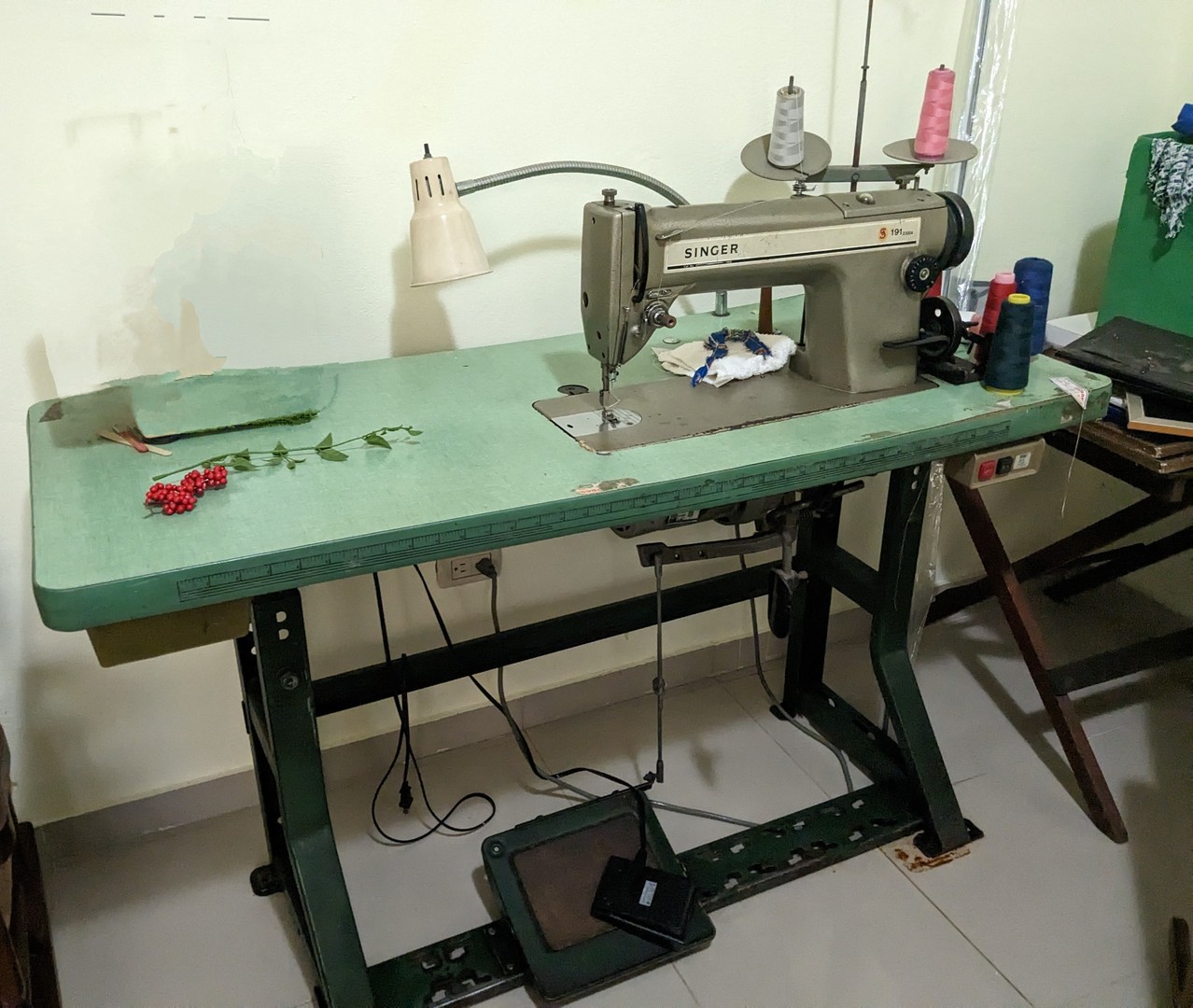 equipos profesionales - Máquina de coser industrial marca SINGER. PRECIO NEGOCIABLE!
