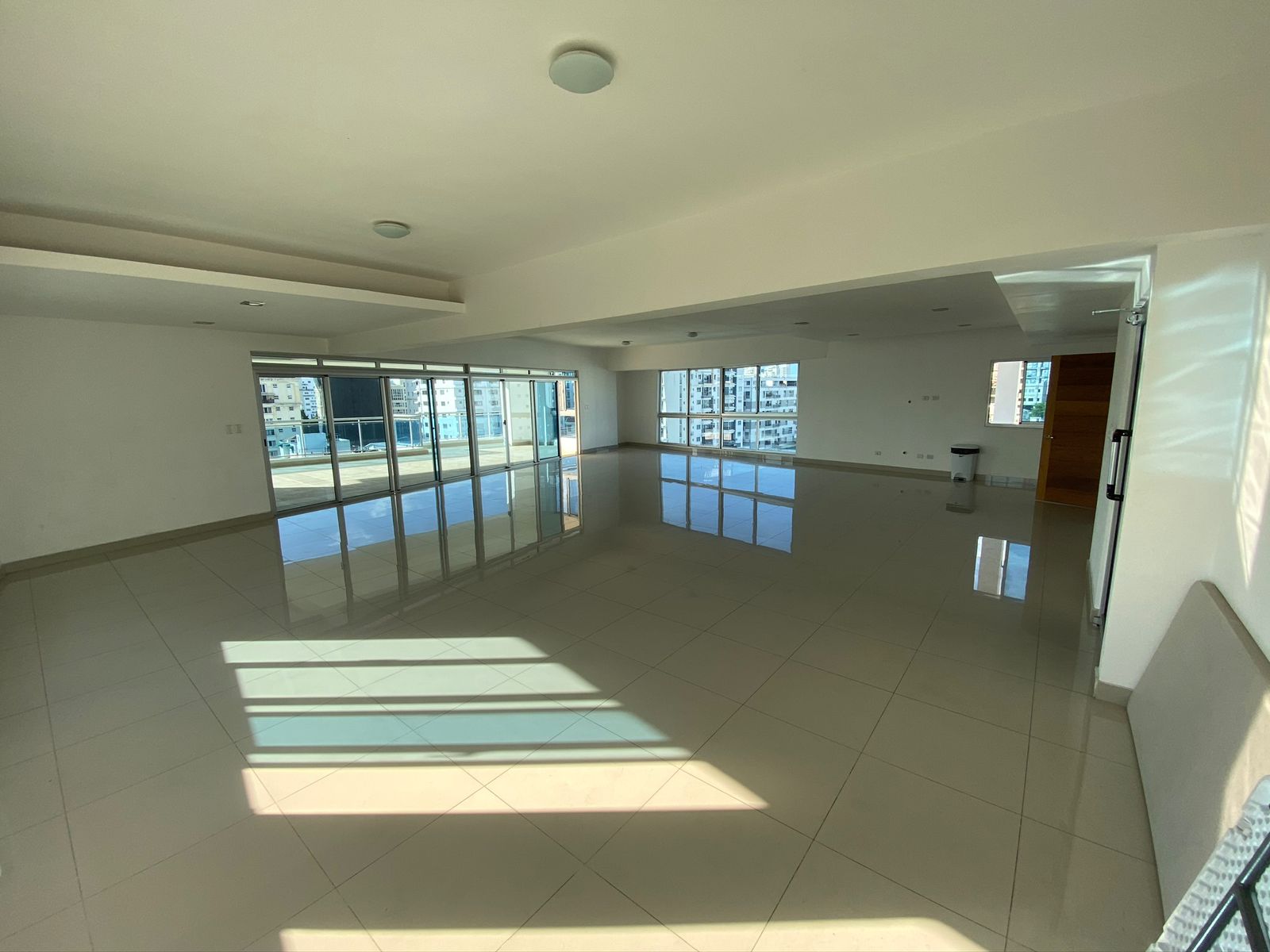 apartamentos - Alquilo Apartamento Amueblado En Serrallés Sin Int 5