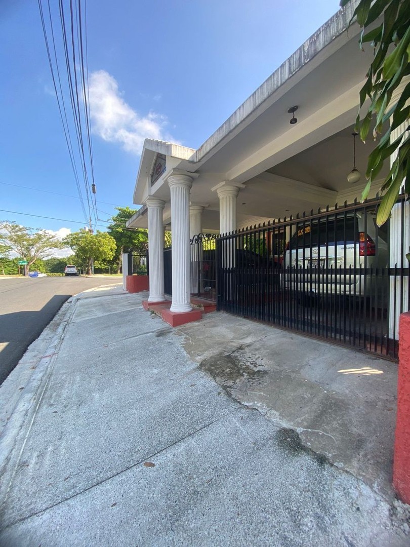 casas - Alquiler de Casa en Jardines del Norte Uso Comercial 0