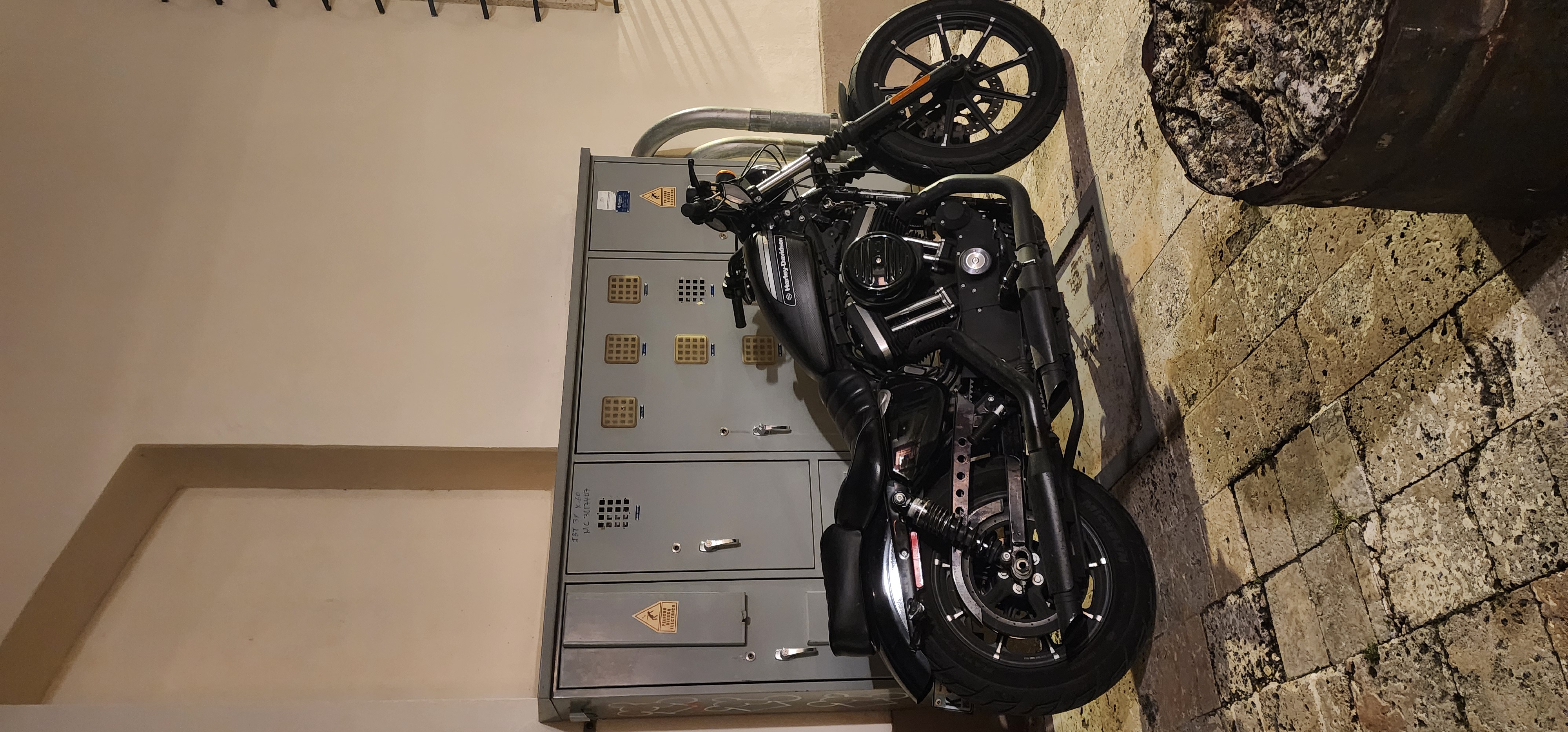 motores y pasolas - Oportunidad Harley Davidson Sportster 883 iron