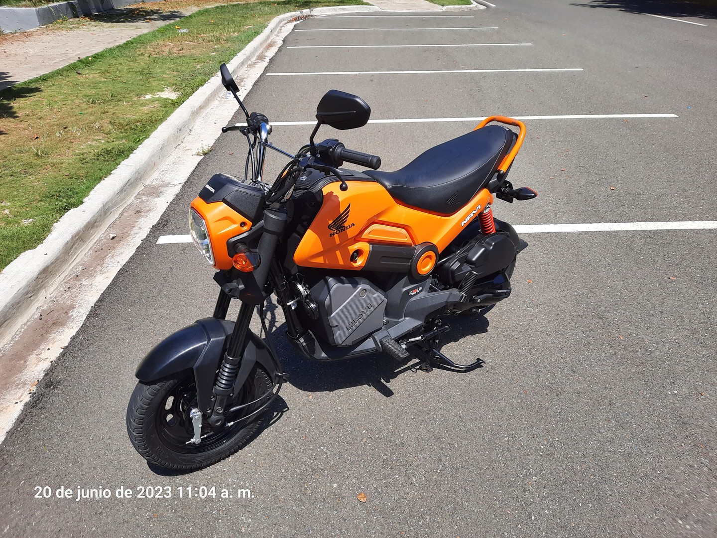 motores y pasolas - Honda Navi 2022 Naranja