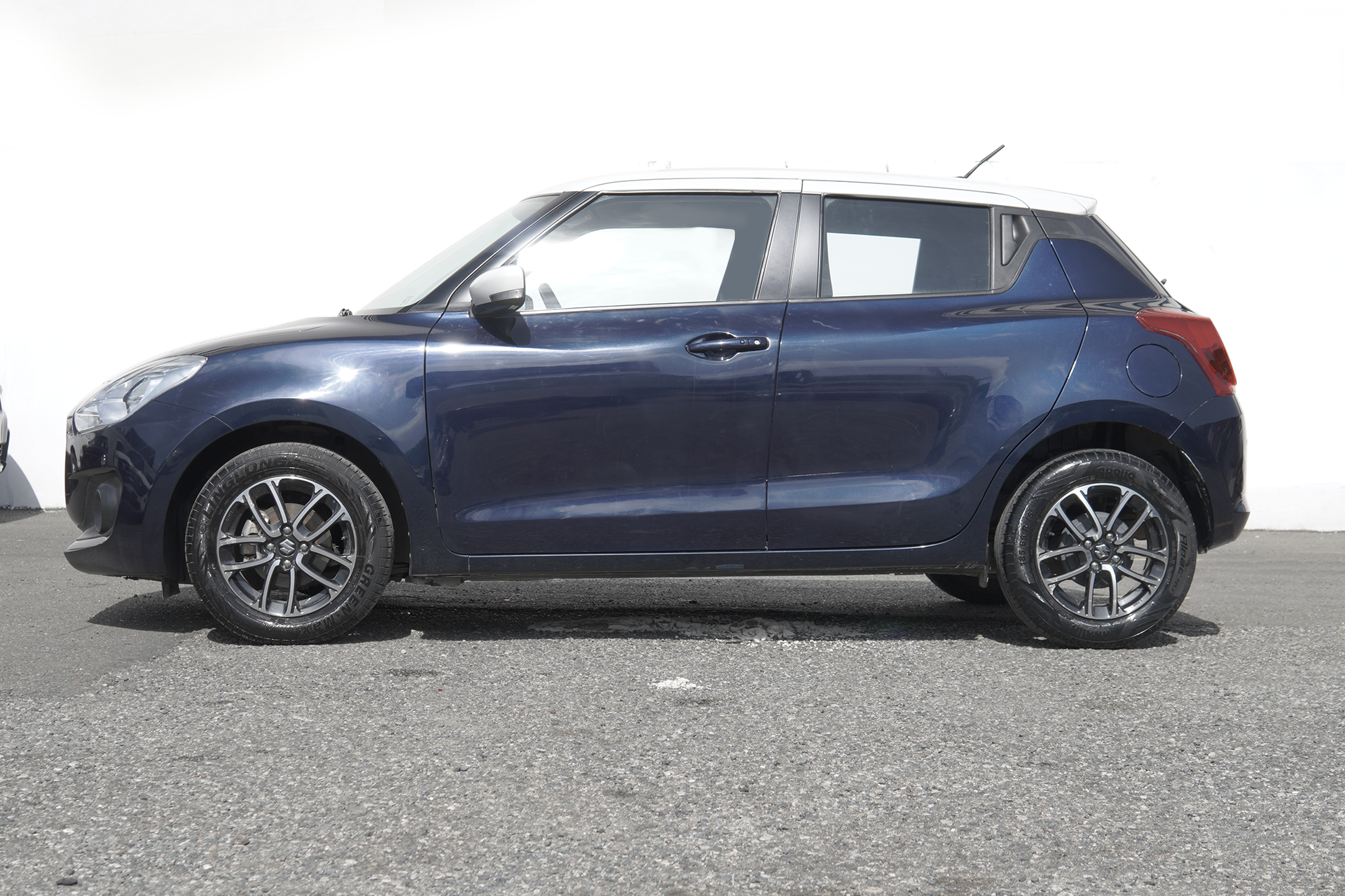 carros - Suzuki Swift GL+ 2022 5