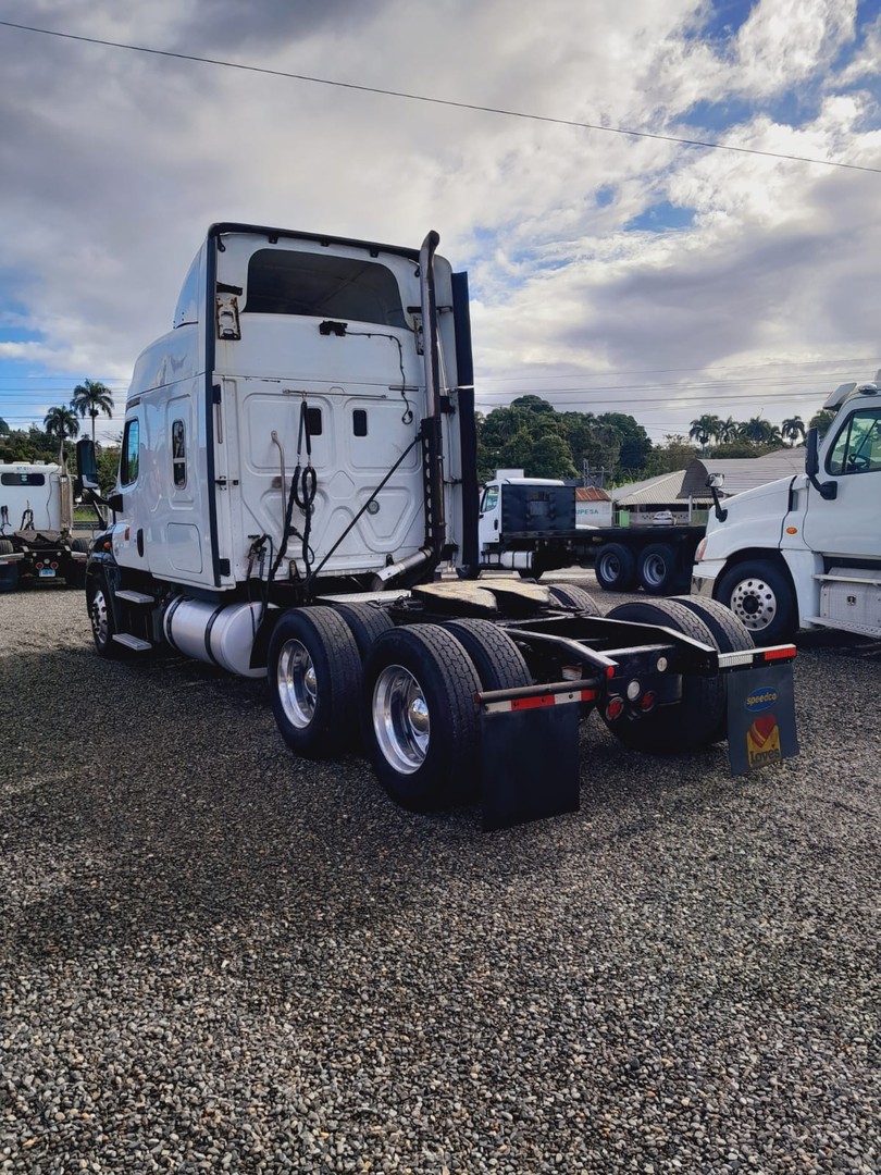 camiones y vehiculos pesados - FREIGHTLINER CASCADIA año 2014 7