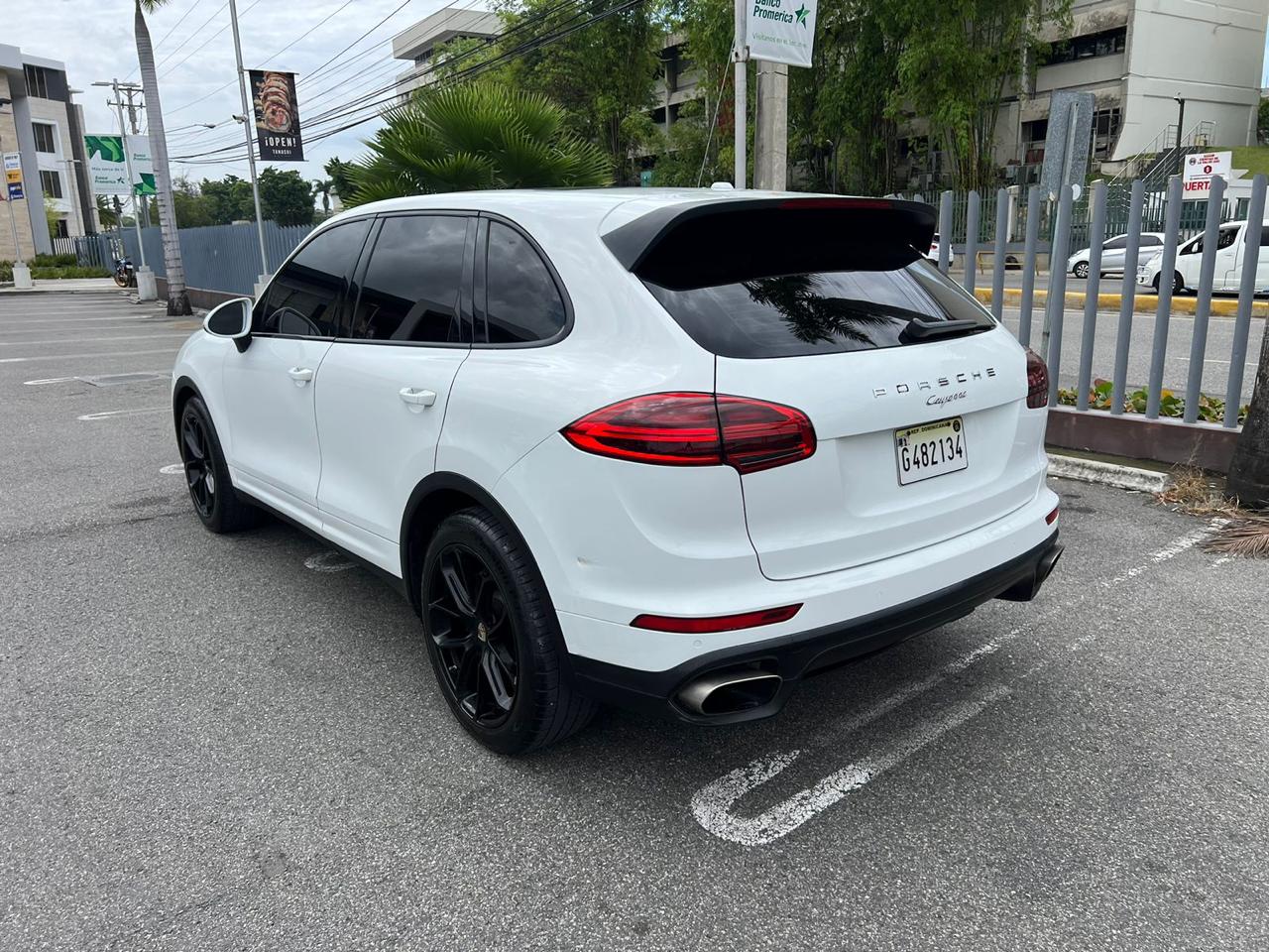 jeepetas y camionetas - Porsche cayenne 2017 impecable  7