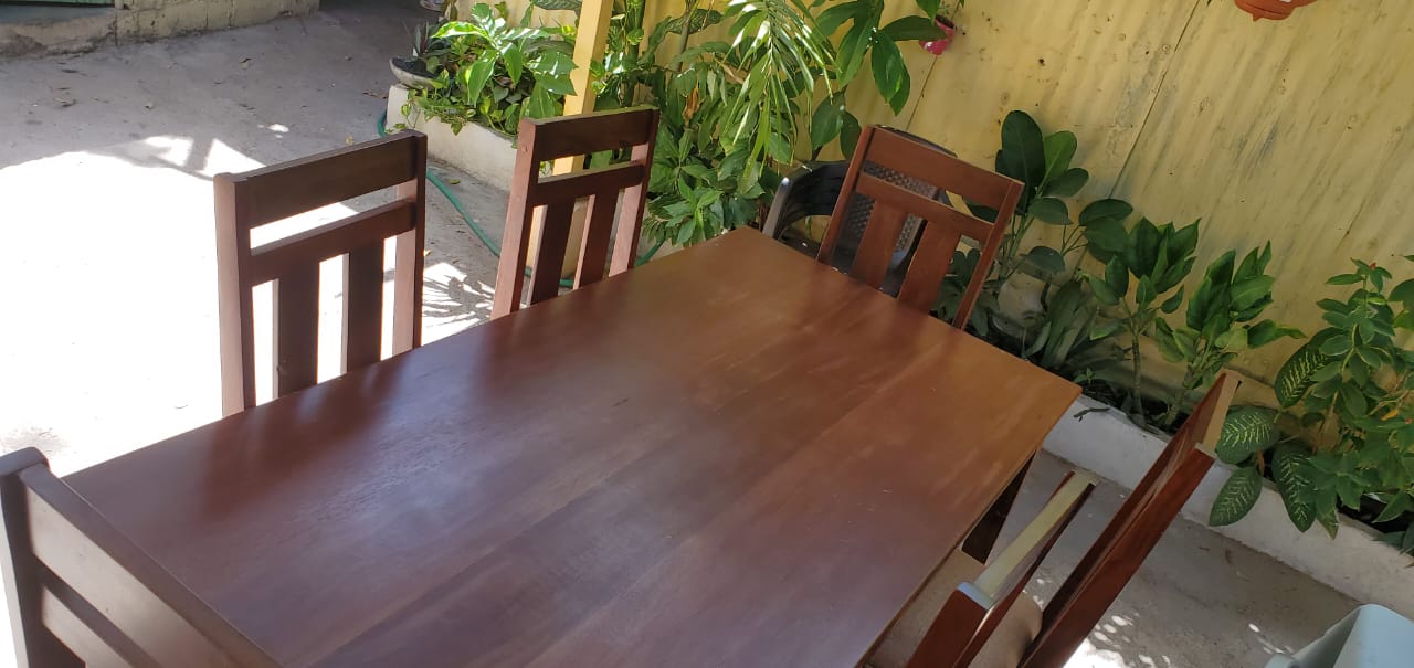 muebles y colchones - Ebanista vende juego de comedor nuevo.