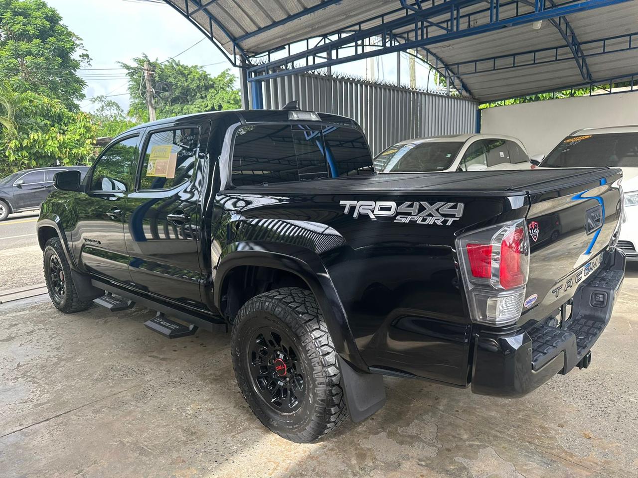 jeepetas y camionetas - 2020 Toyota Tacoma XP Predator 1