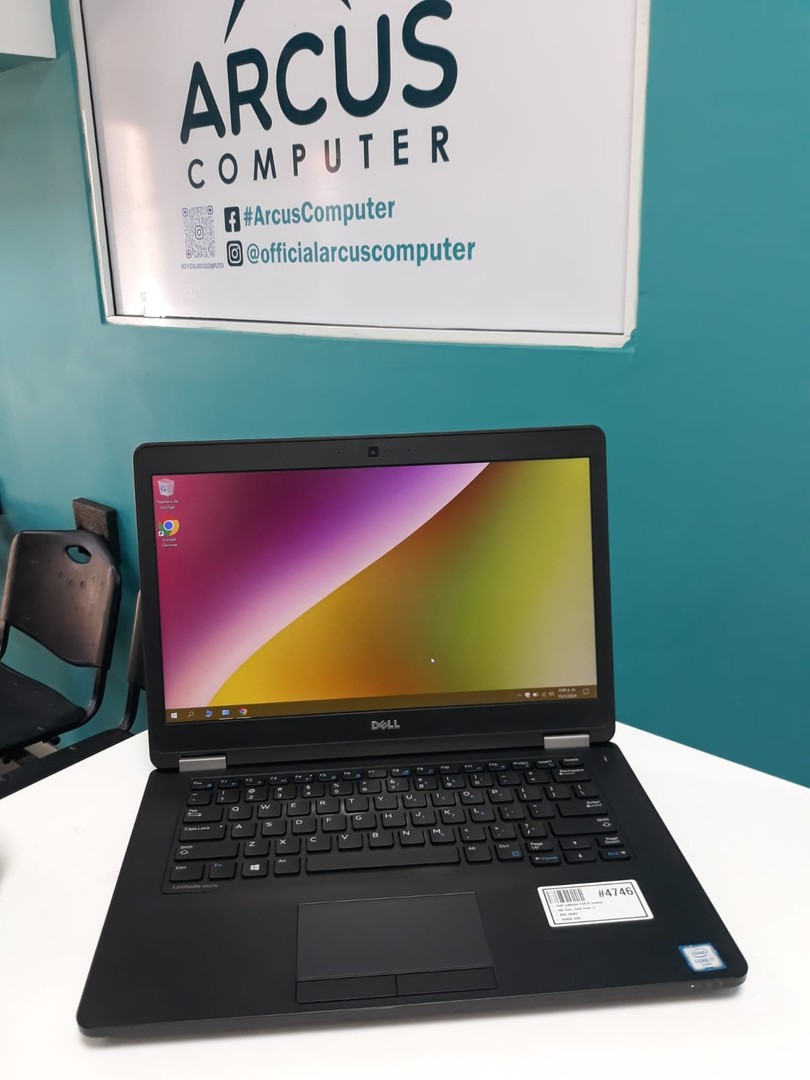 computadoras y laptops - Laptop, Dell Latitude E5470 / 6th Gen, Intel Core i5 / 8GB DDR4 / 240GB SSD
