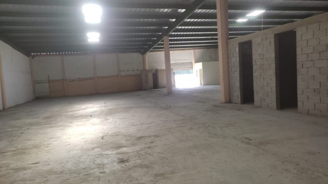 oficinas y locales comerciales - Rento nave industrial 