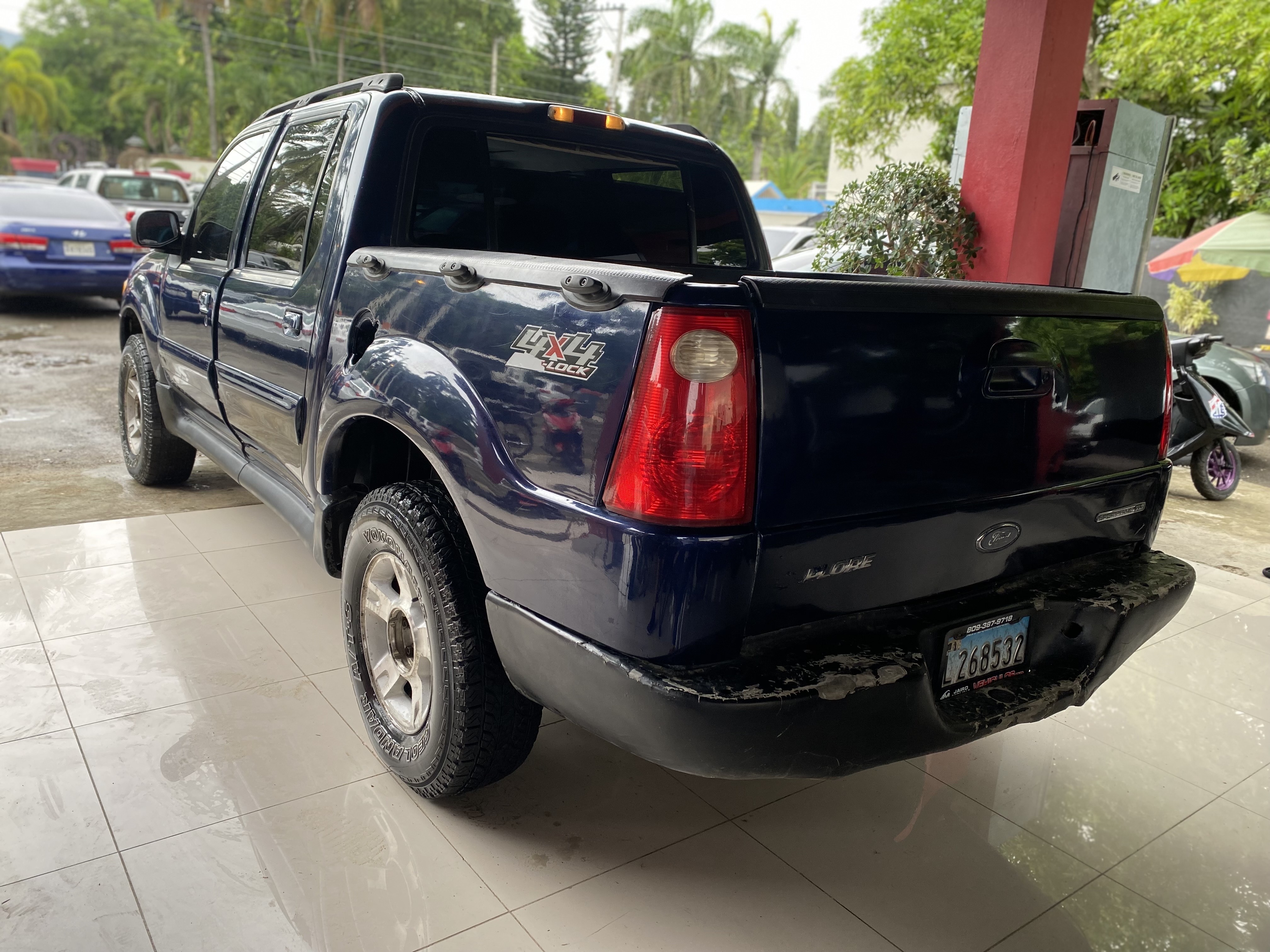 jeepetas y camionetas - FORD EXPLORER SPORT TRACK XLT 2004 3