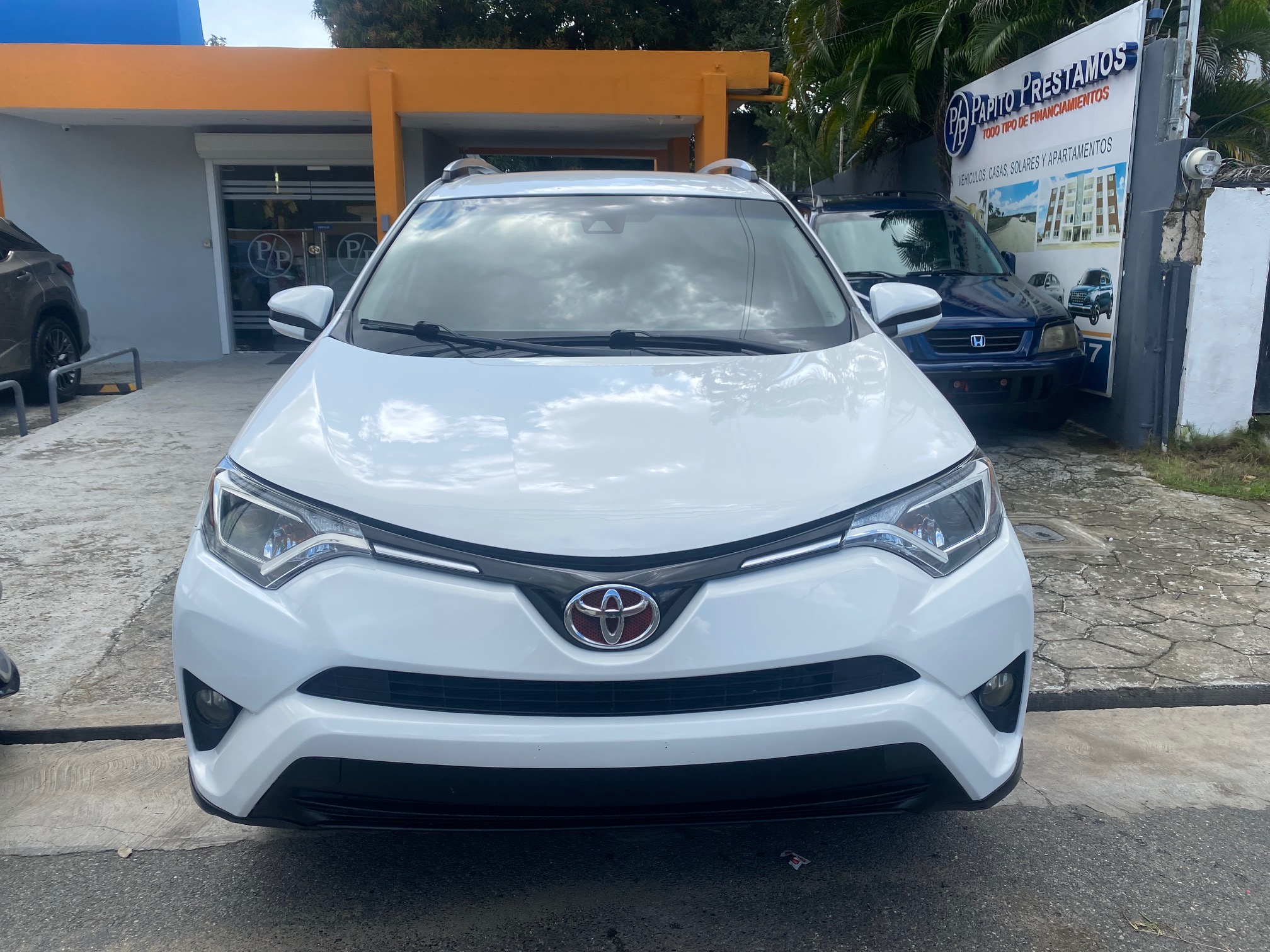 jeepetas y camionetas - Toyota Rav4 LE 2016 1