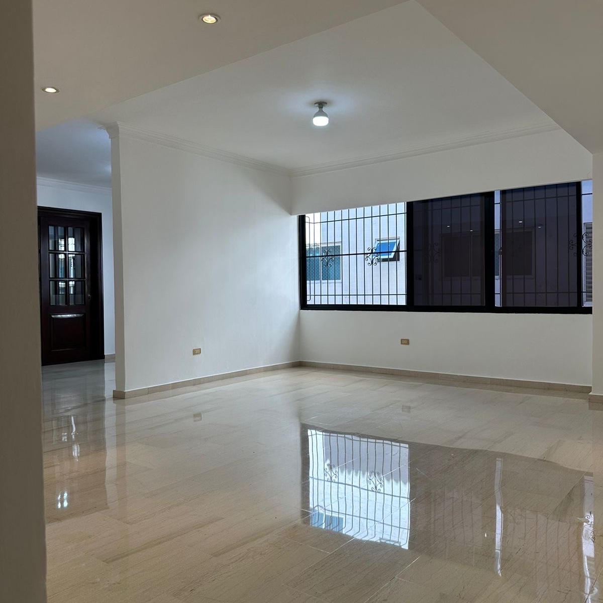 apartamentos - venta de apartamento en la Evaristo morales de 145mts Distrito nacional 