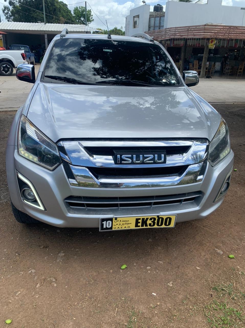 jeepetas y camionetas - Se vende  Isuzu Dmax 1