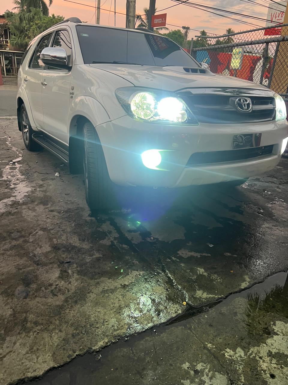 jeepetas y camionetas - Toyota fortuner 2007 6