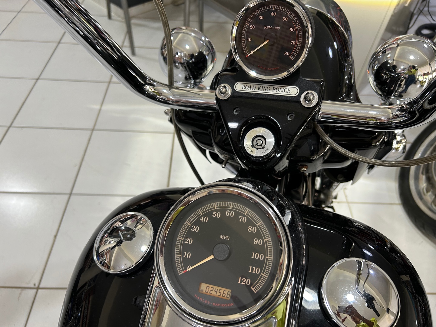 motores y pasolas - Harley Davidson Road King Police año 2010 5