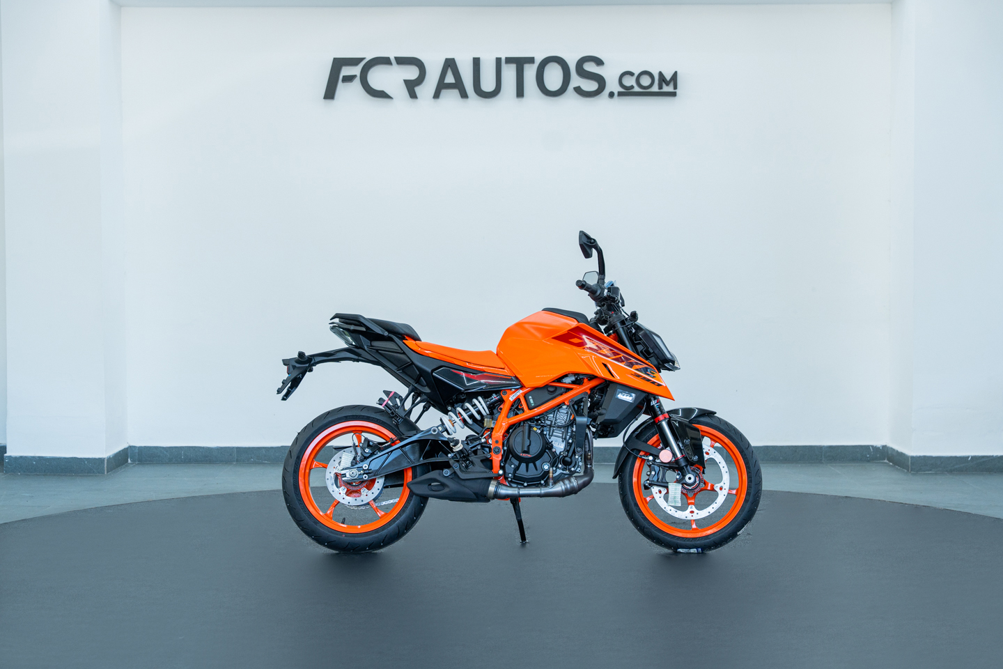 motores y pasolas - KTM 390 DUKE 2024 1