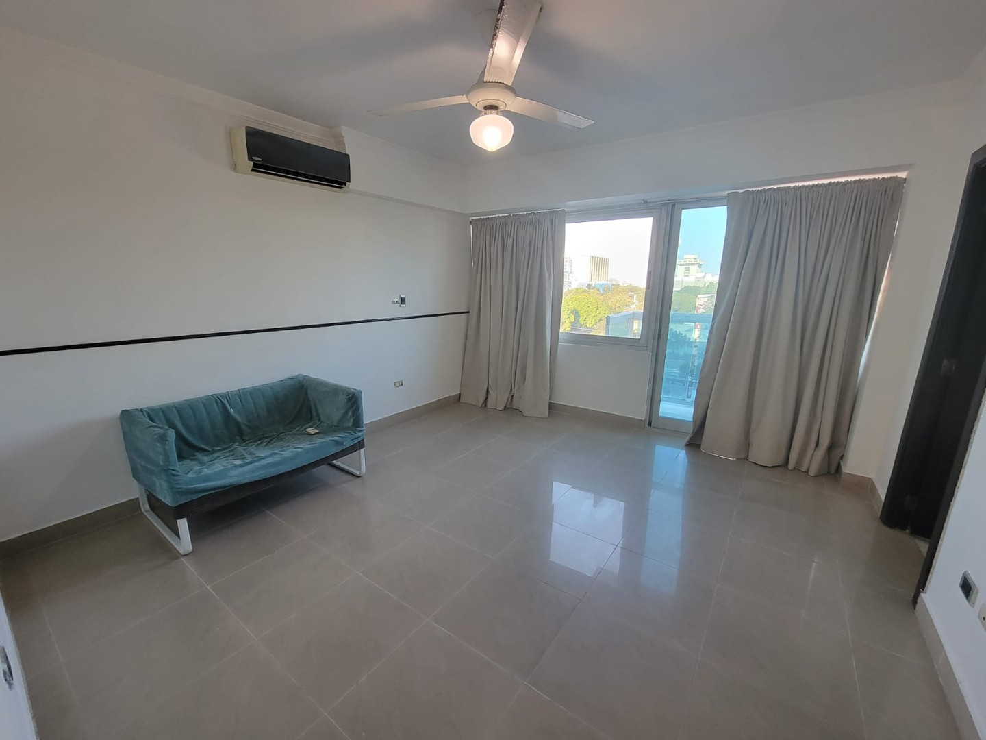 apartamentos - VENDO Piso 7 de 360 MTS En La Esperilla Con 4 Parqueos Paralelos
CODIGO: PD166 5