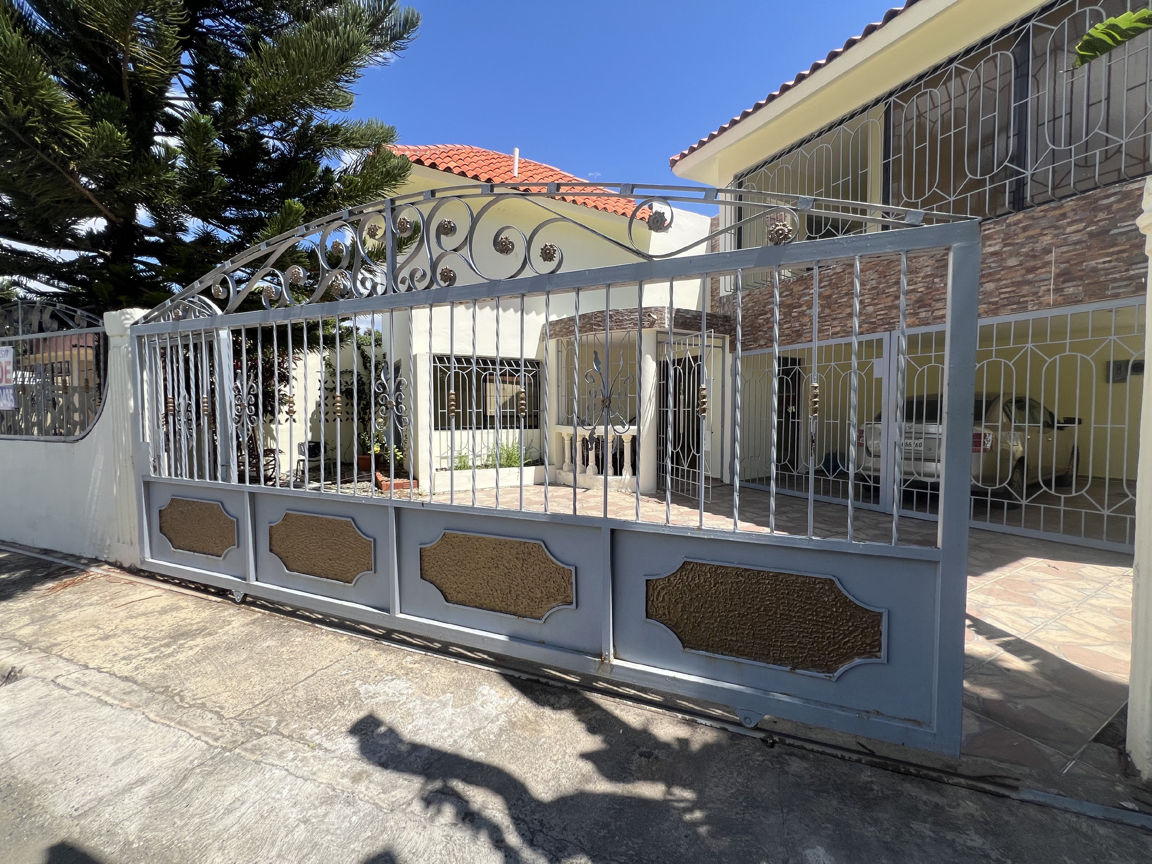 casas - venta de casa en la autopista de san isidro con 332mts Santo Domingo este 