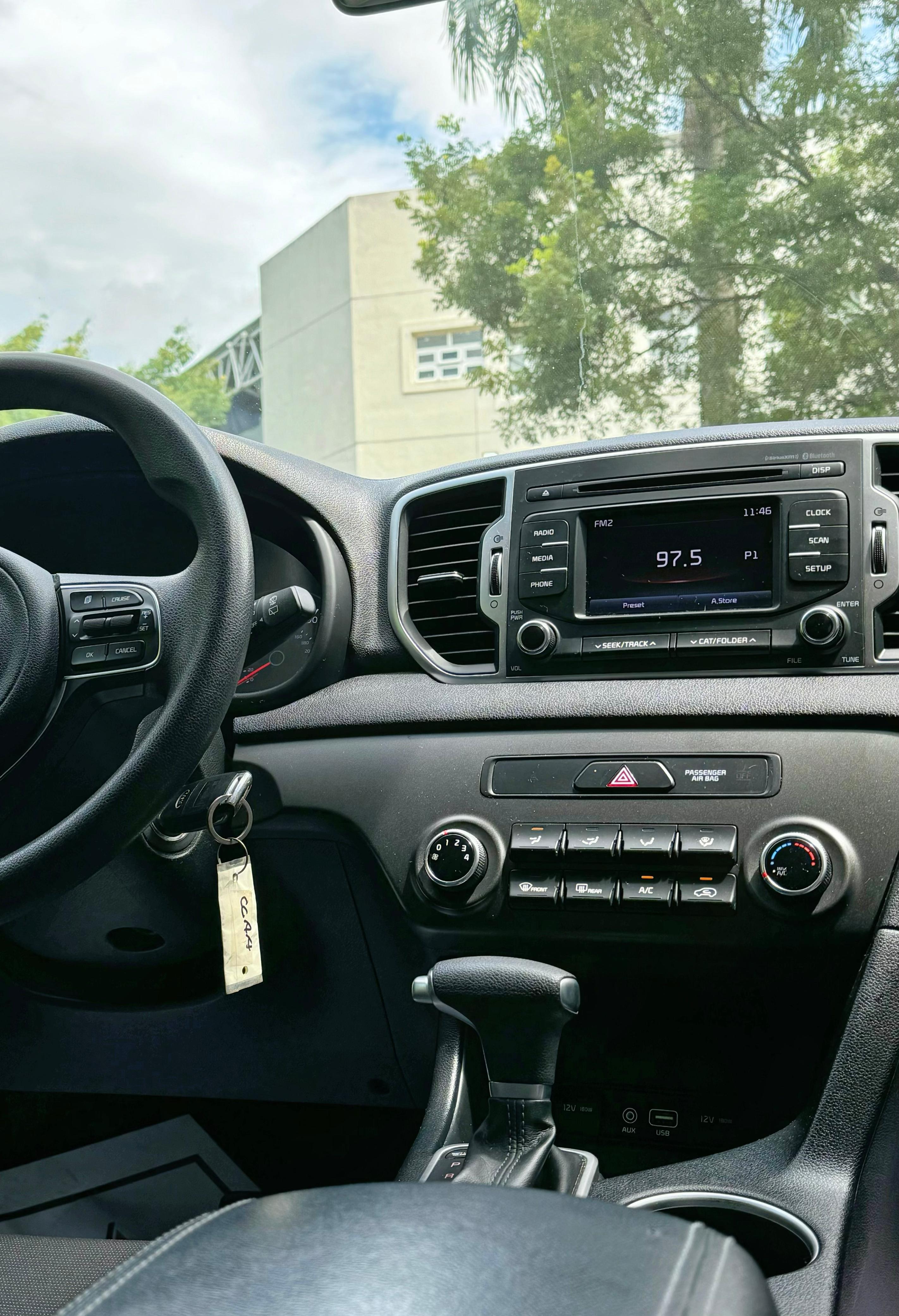 jeepetas y camionetas - Gran oportunidad de montarte en esta kia sportage LX 2018 excelente condiciones  5