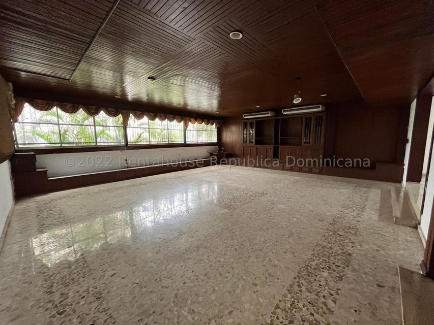 oficinas y locales comerciales - Casa comercial en alquiler #22-577 ideal para oficinas, 4 habitaciones, 40 puest 9