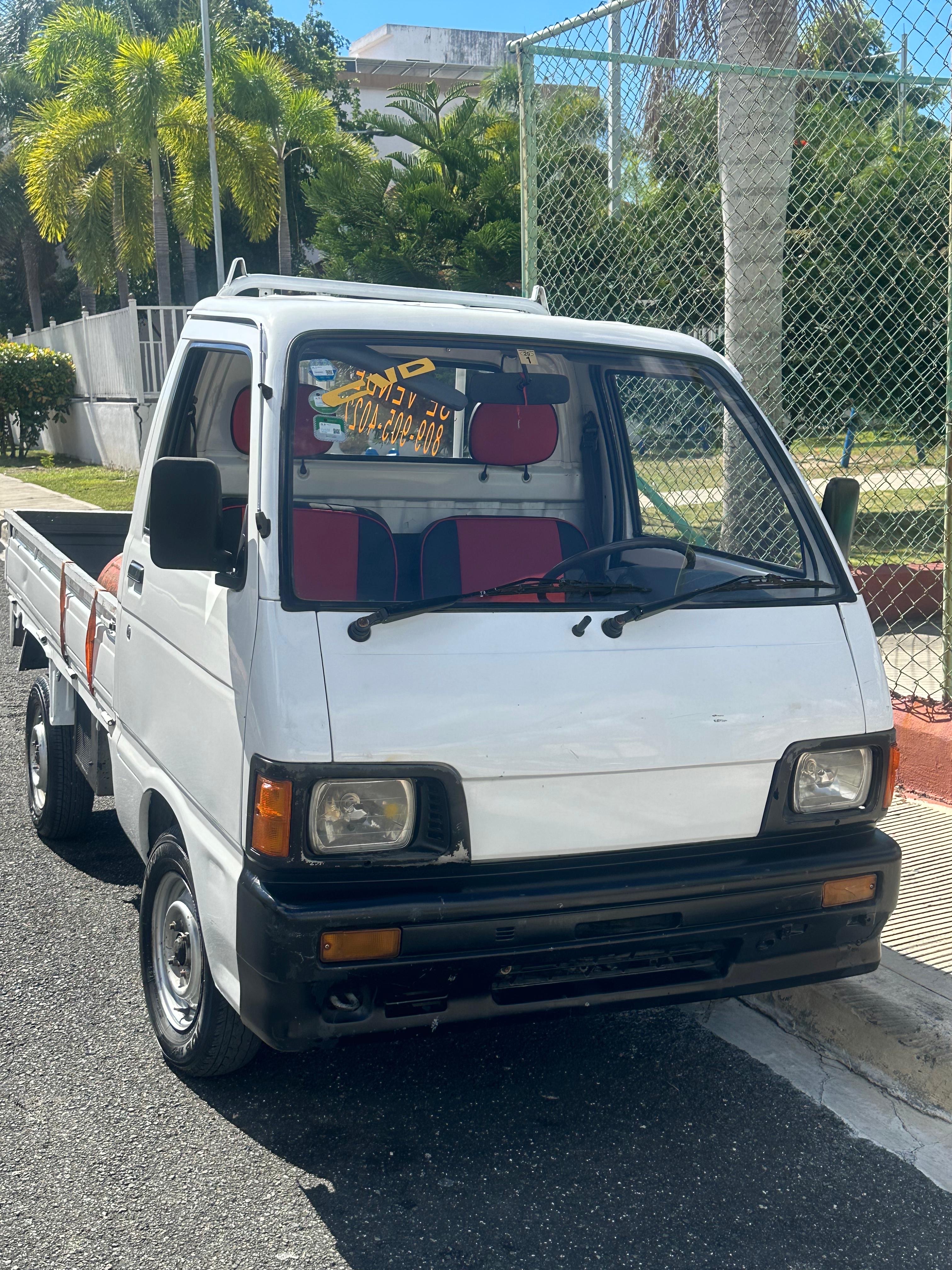 jeepetas y camionetas - se vende Hijet 325,000 seguro y malbete al día negociable  0