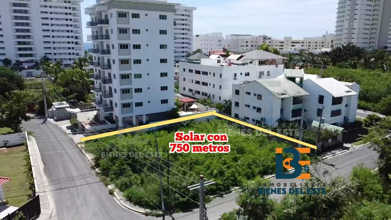 solares y terrenos - Solar de Esquina en Juan Dolio a 2 minutos de la Playa