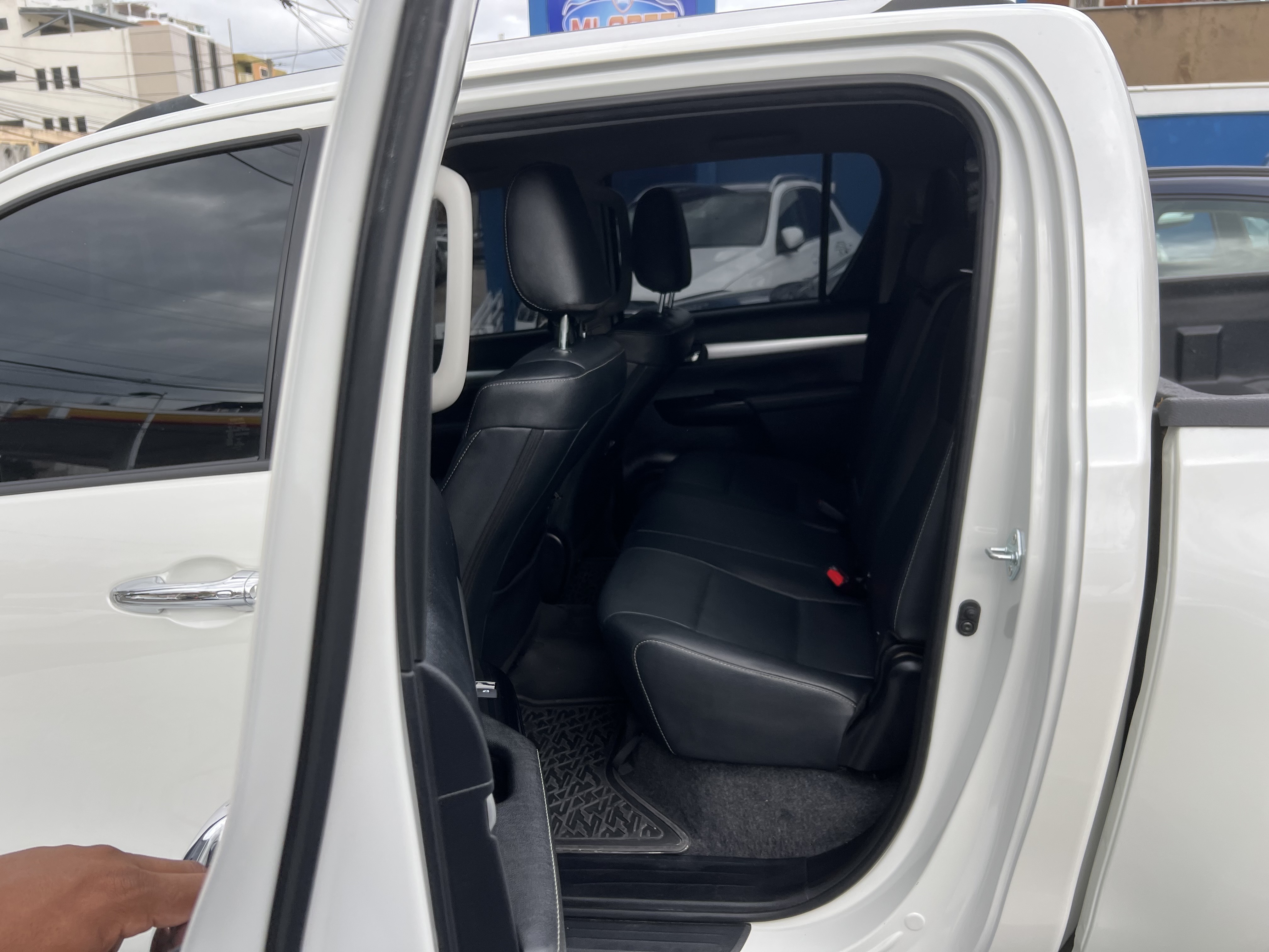 jeepetas y camionetas - Toyota Hilux SRV 2022 4x4 7