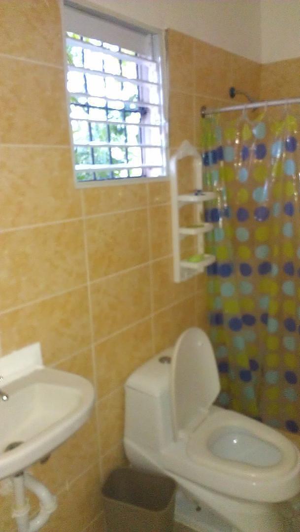 casas - Se vende - casa en Verón - bávaro ( ent.calle doble vía ) res. mi casita linda 9