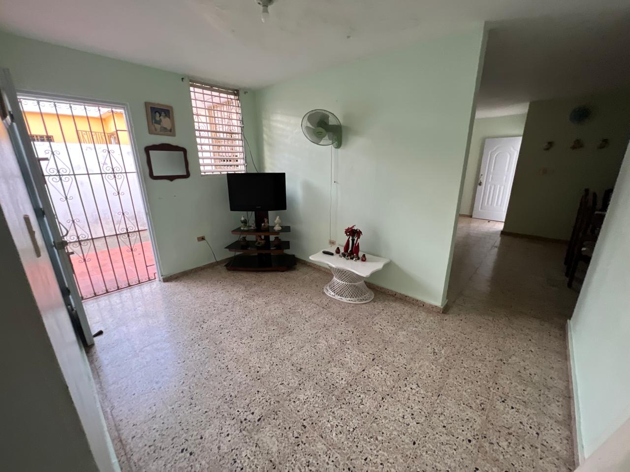 casas - Casa en Boca Chica – Ideal para Vivir o Invertir   5