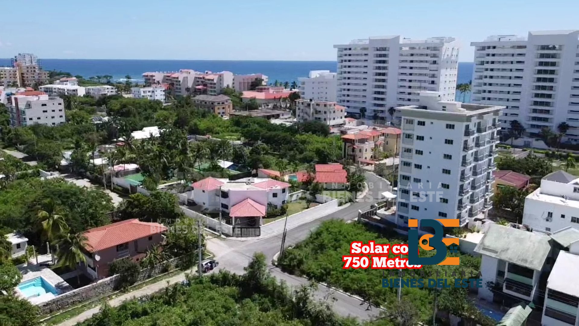 solares y terrenos - Solar de Esquina en Juan Dolio a 2 minutos de la Playa 1