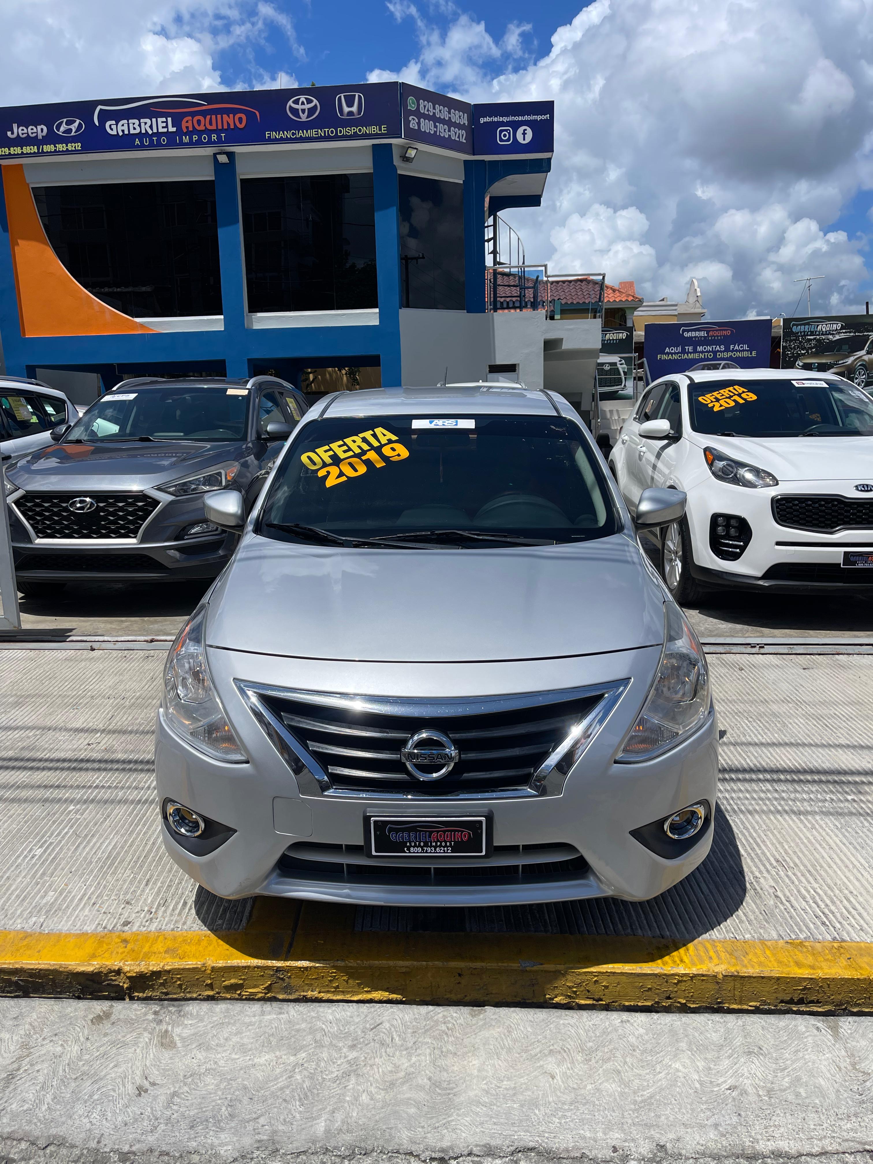 carros - nissan versa sv 1