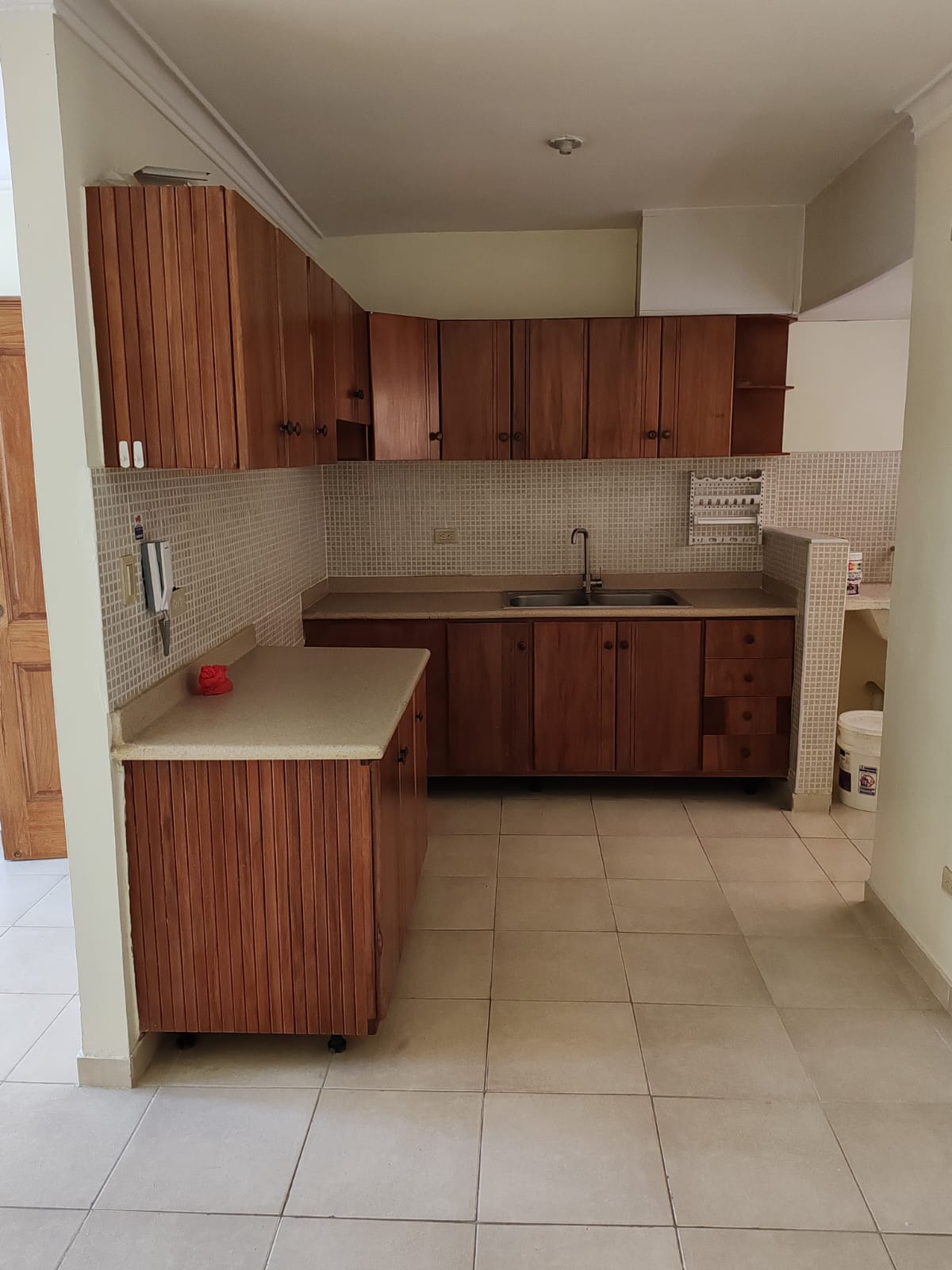 apartamentos - ALQUILO 1ER PISO EN CIUDAD BONITA AV , JACOBO MAJL