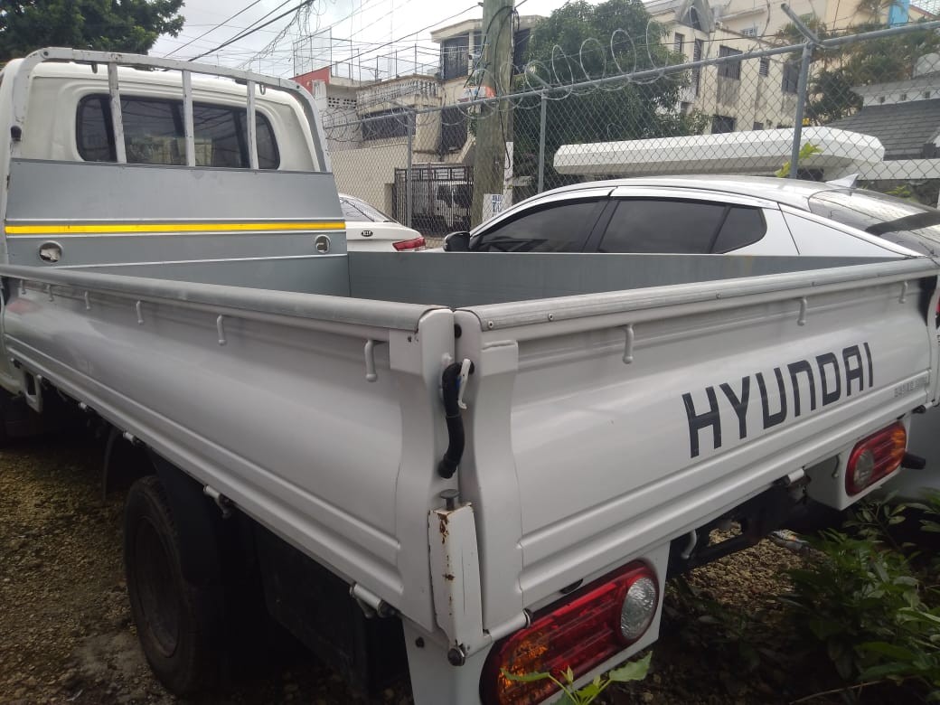 jeepetas y camionetas - HYUNDAI PORTER 2017 BLANCODESDE: RD$ 850,100.00 2