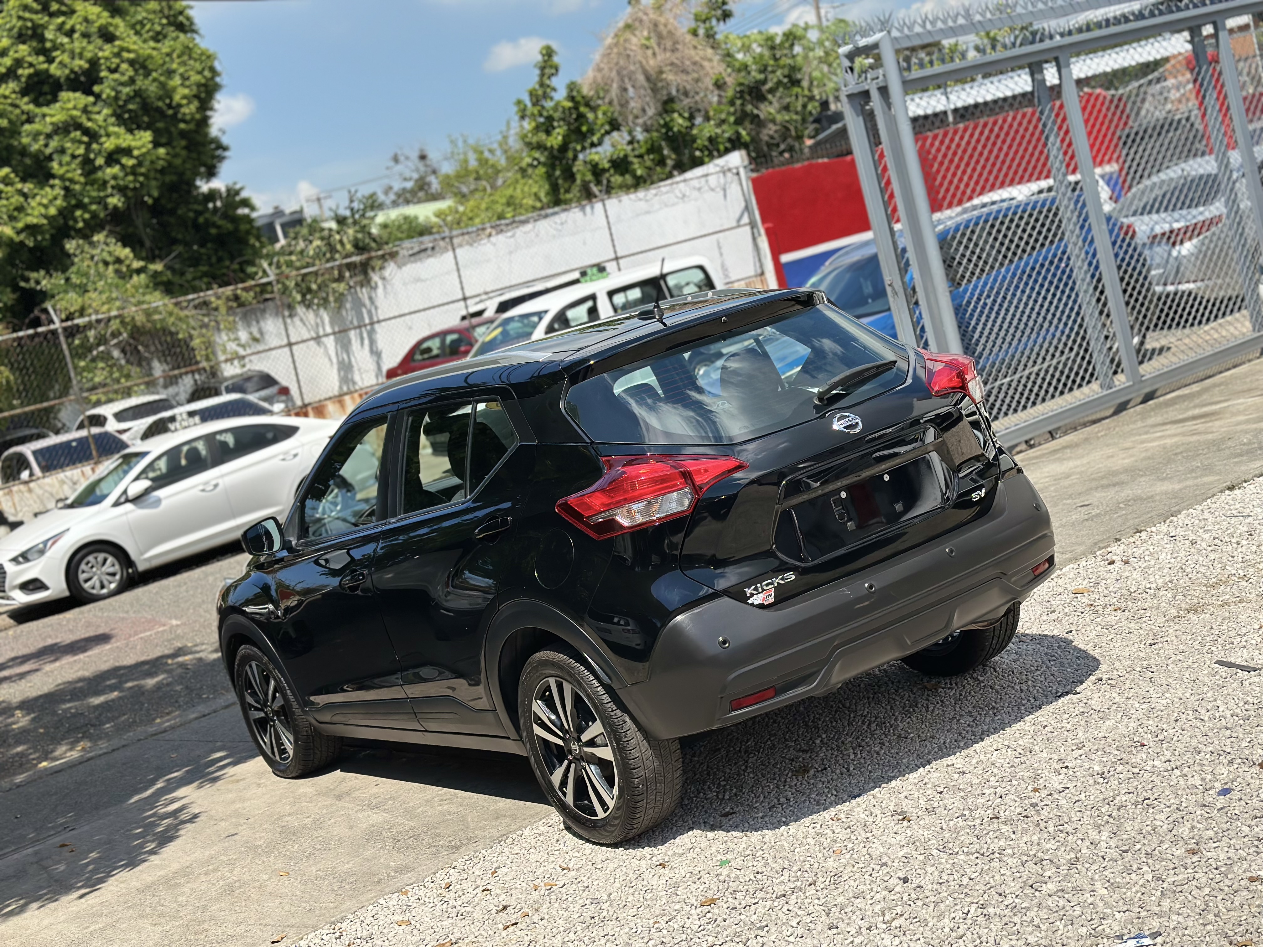 jeepetas y camionetas - 2020 NISSAN KICKS SV CLEAN CARFAX 3