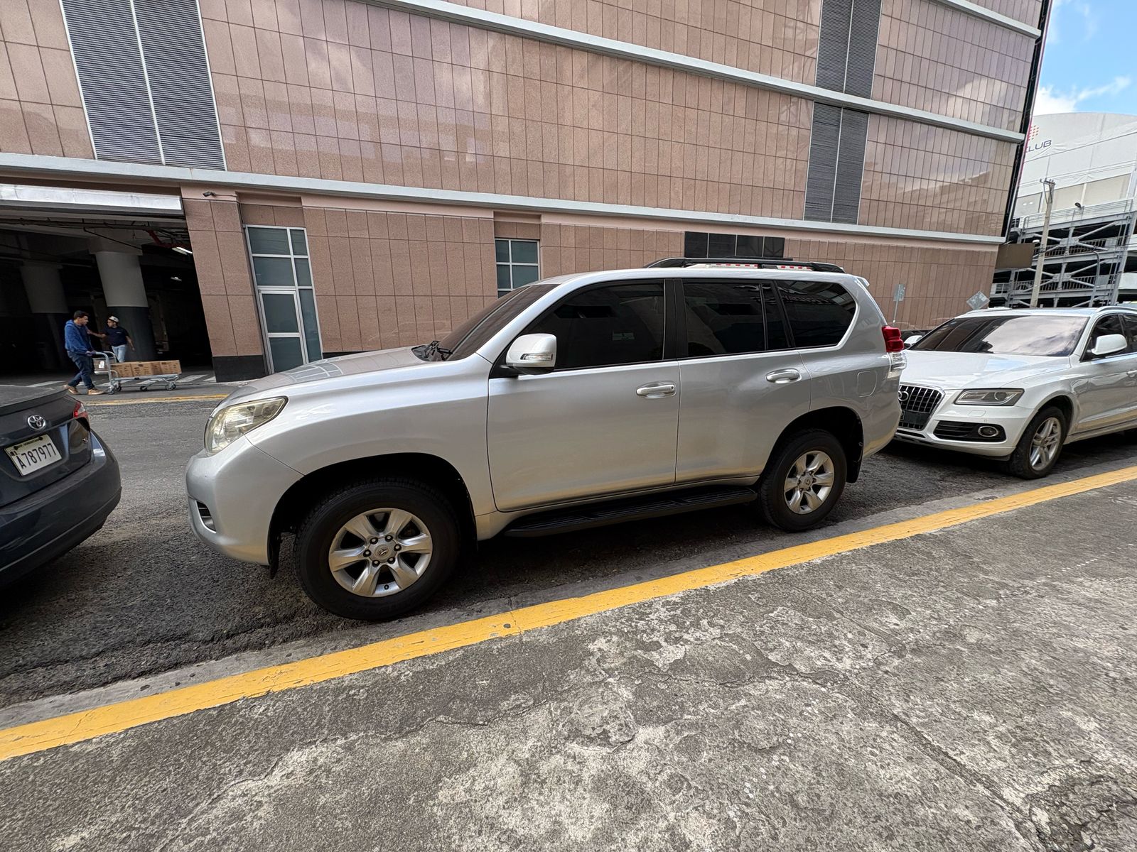 jeepetas y camionetas - Toyota land cruicer prado tx 2011 2