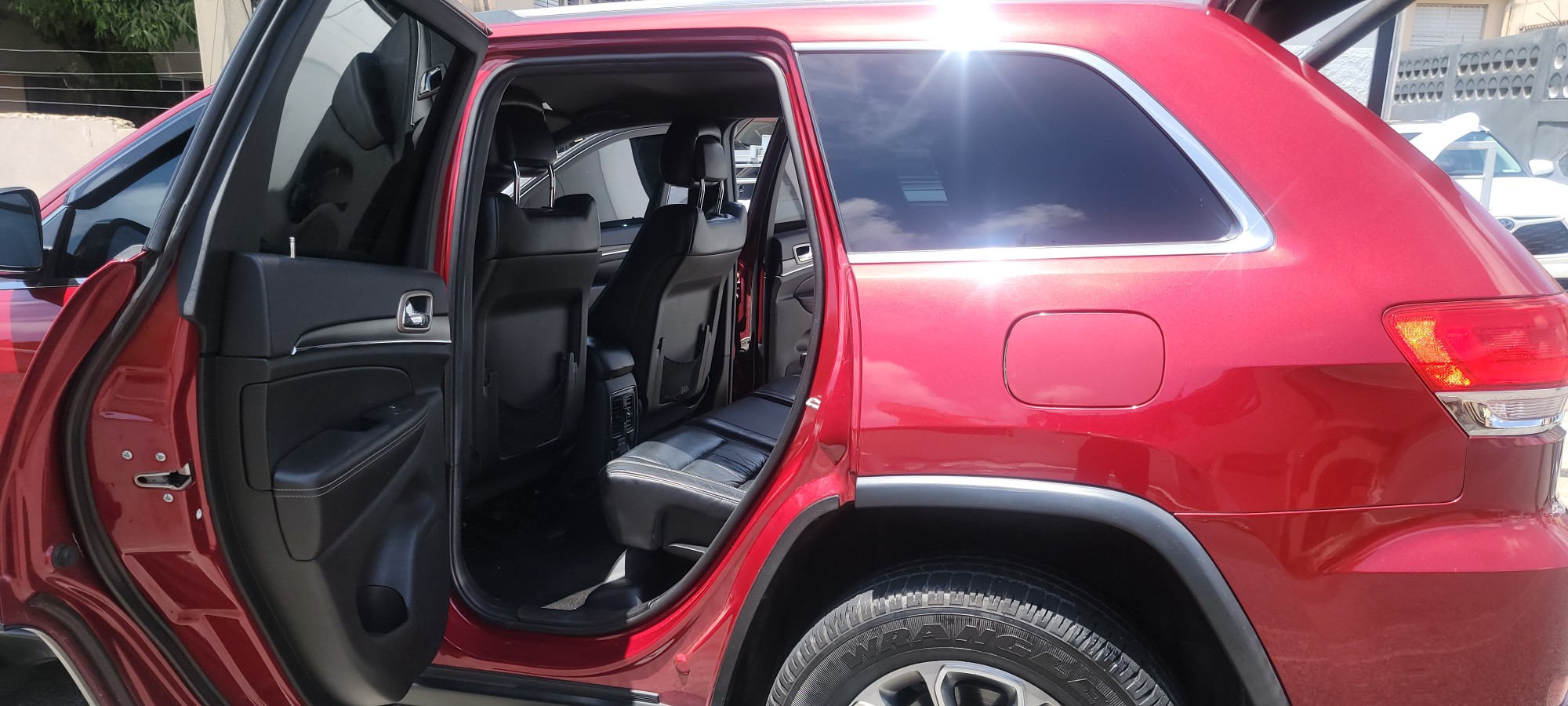 jeepetas y camionetas - JEEP GRAND CHEROKEE LIMITED 4X4 2014 7