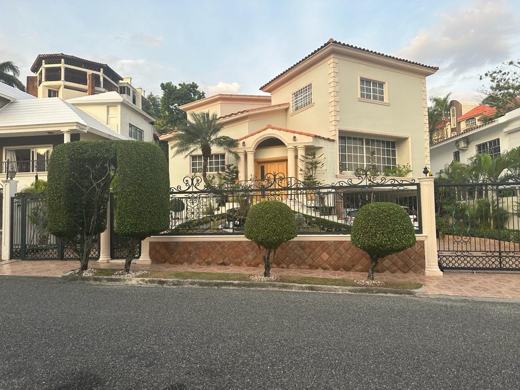 casas - Casa en Arroyo Hondo III, Santo Domingo, D.N.