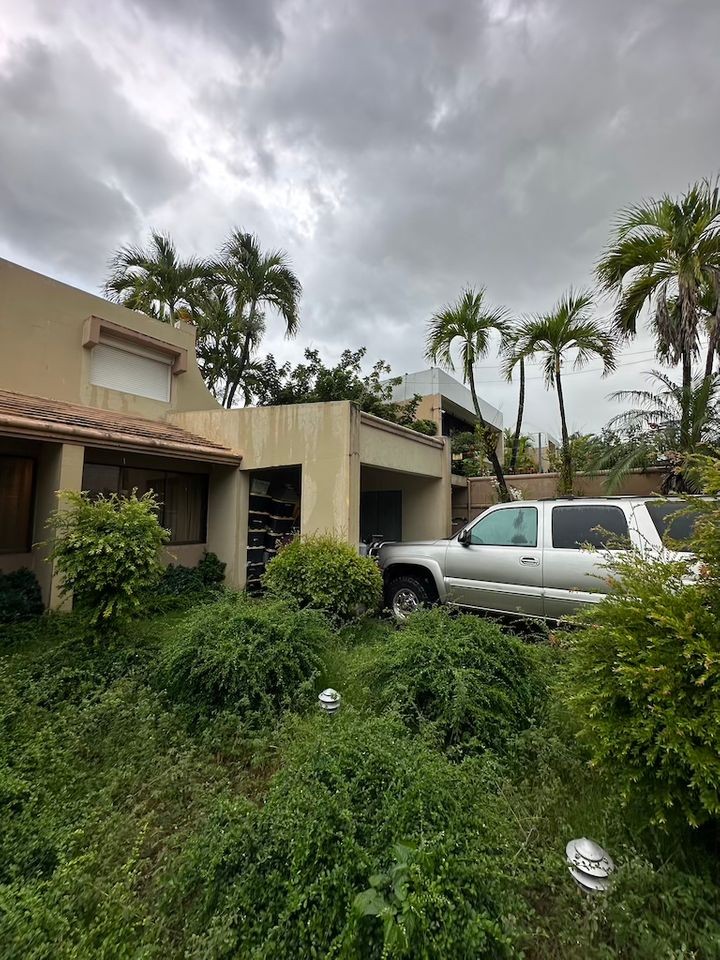 casas - ¡Amplia propiedad! Casa perfecta para familia o negocio en Julieta Morales. 2