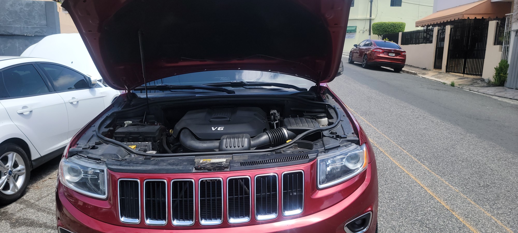 jeepetas y camionetas - JEEP GRAND CHEROKEE LIMITED 4X4 2014 5