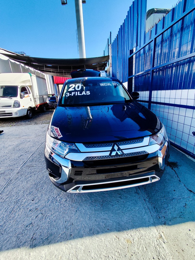 jeepetas y camionetas - Mitsubishi Outlander modelo Sel 2020