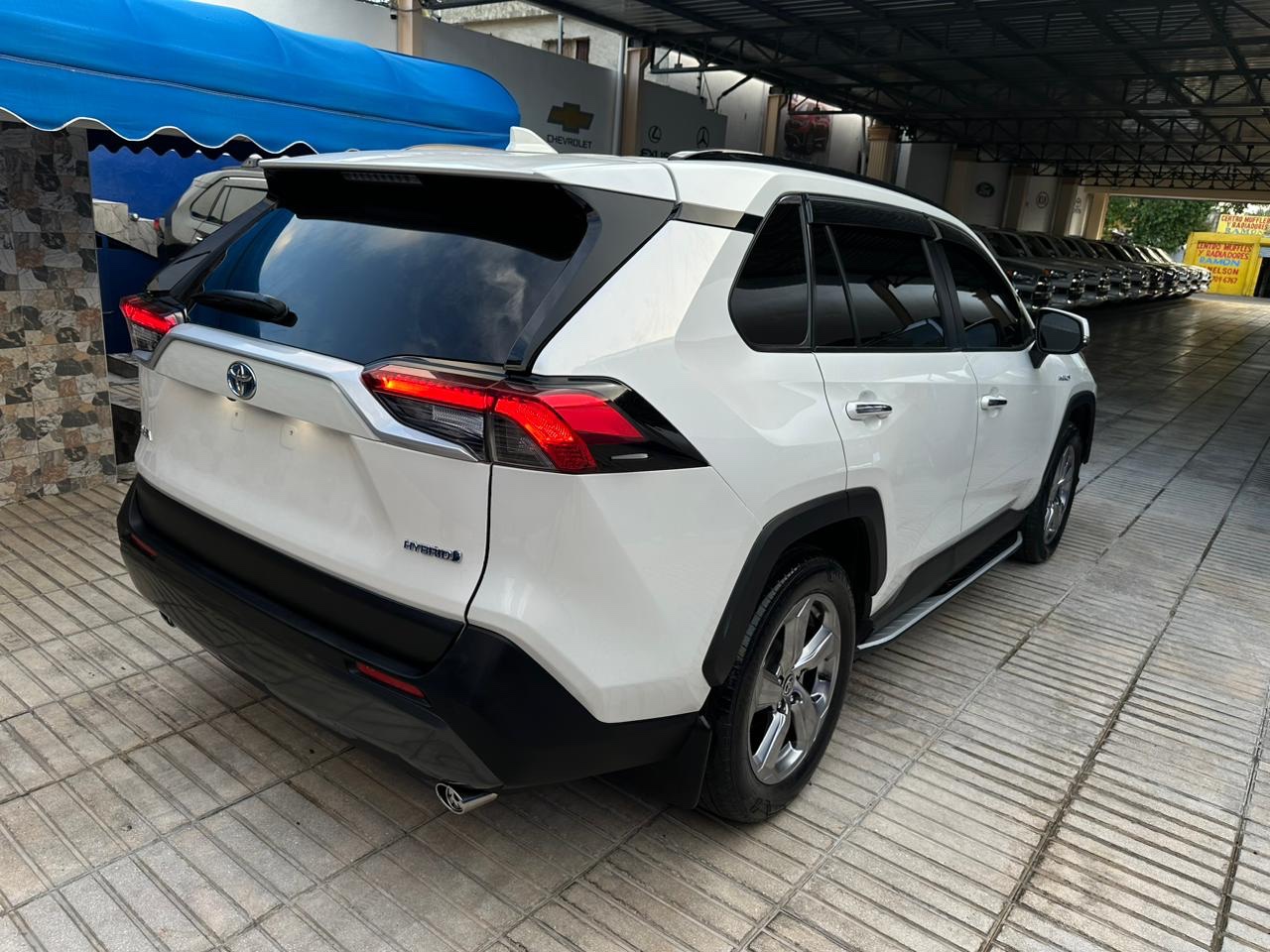 jeepetas y camionetas - 2021 Toyota RAV4 Limited Hybrid  3